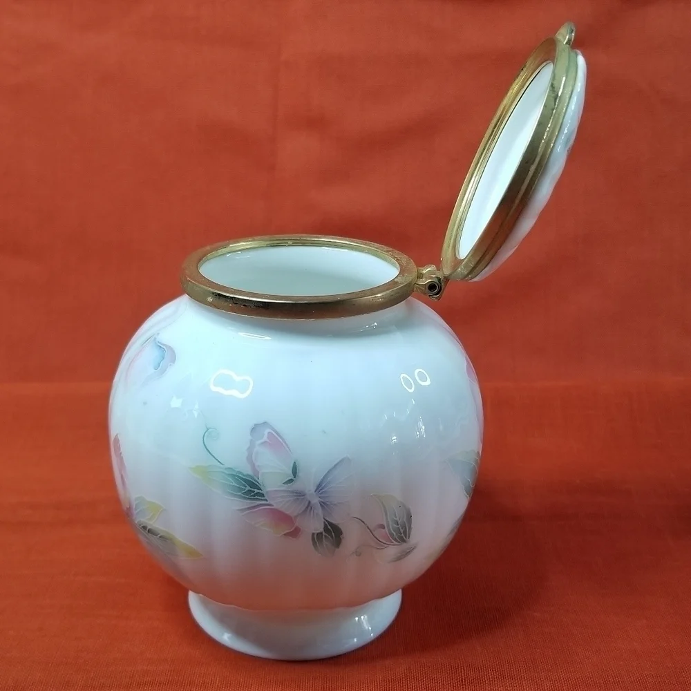 Aynsley White Floral Lidded Ginger Jar  